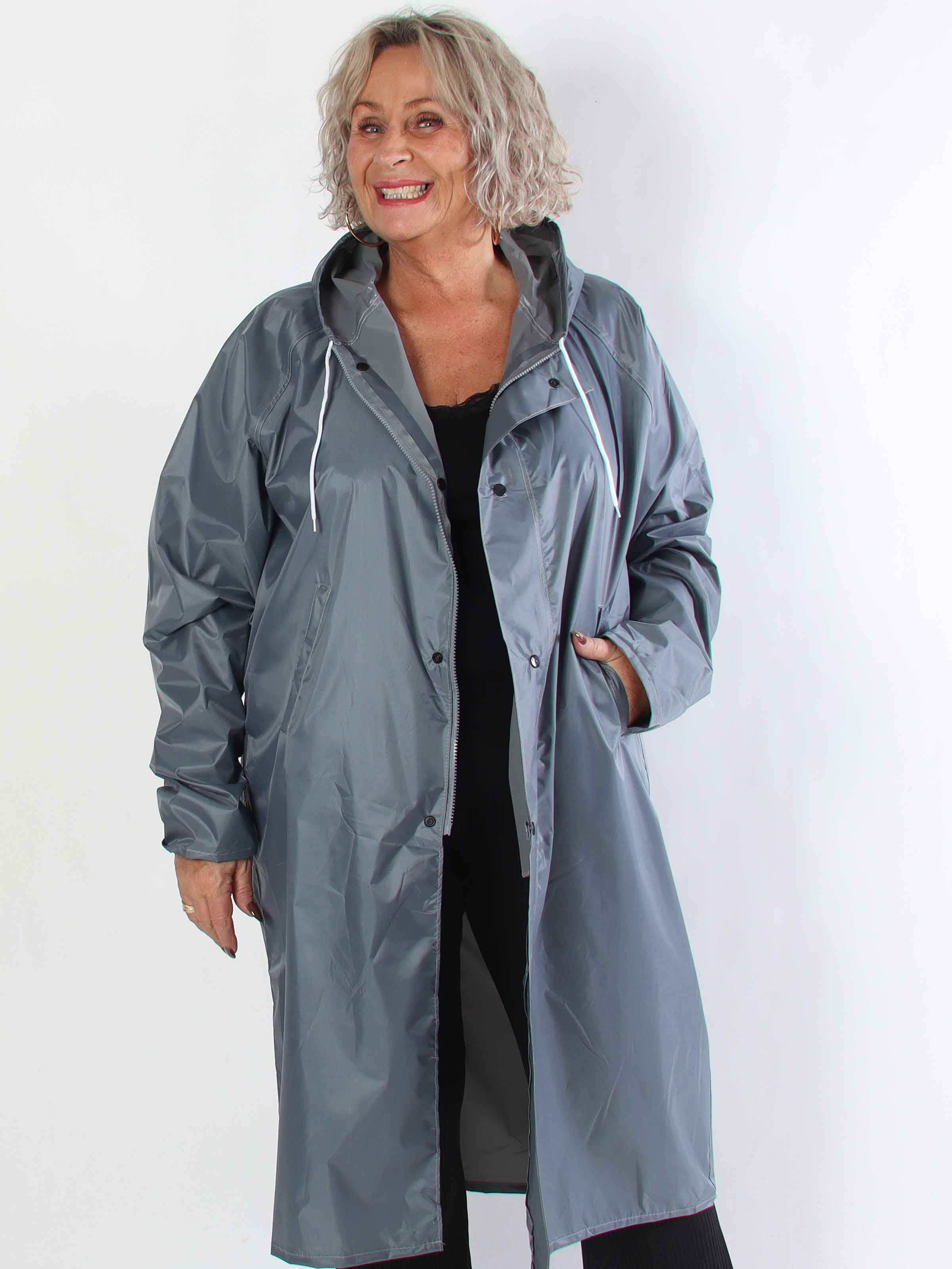 Reina - Plus size regnjacka med huva